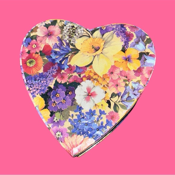 Floral Heart-Shaped Box - Picture 7 of 9